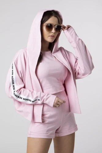 bluza z kapturem i lampasami na rękawach